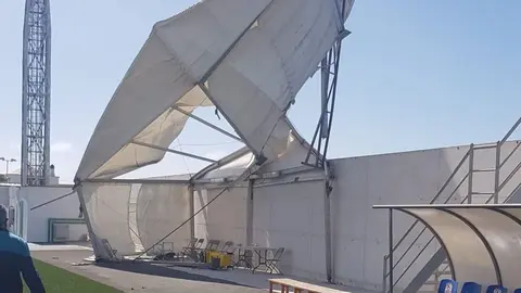 Imagen de la infraestructura que ha quedado totalmente detrozada por el viento.