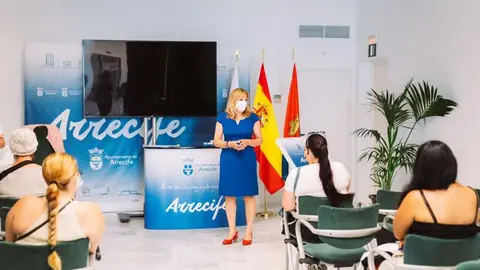 Saro González, concejal de Educación  del Ayuntamiento de Arrecife, en una presentación