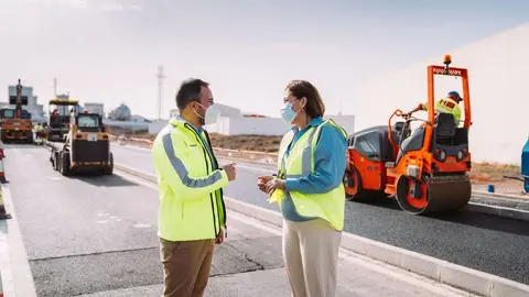 Este verano se concluirán los trabajos de la nueva fase del carril bici y paseo en el tramo de Arrecife junto a Los Mármoles