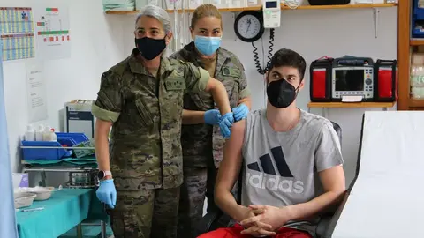 4. vacunación Santi Yusta_baloncesto