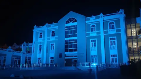 Iluminación Cabildo Día Nacional de la lengua de Signos  (1)