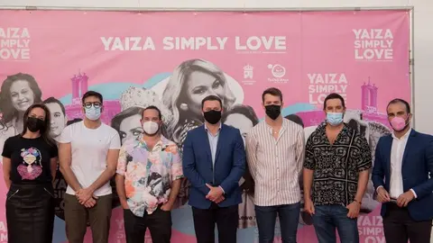 Ponentes con el alcalde y el concejal de Igualdad