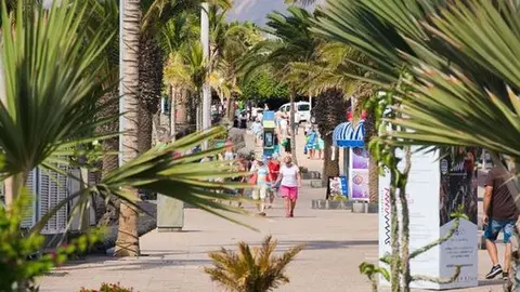 turistas en lanzarote