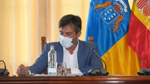 Pedro San Ginés durante uno de los plenos celebrado en el Cabildo de Lanzarote recientemente.