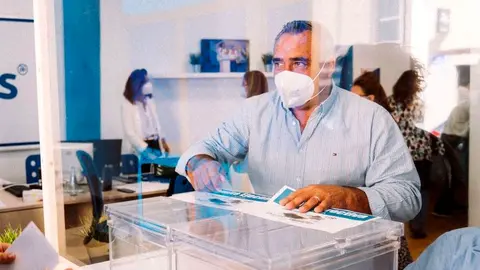 45FC24DC-F57F-4B51-8D53-75468E401172