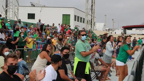 Imagen de los aficionados en el terreno del sur de la Isla
