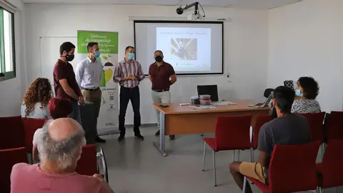 4e8d12c1-bedc-4df7-a31b-5aa3e7653ea9