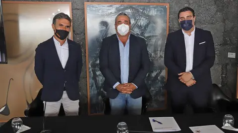 Firma Convenio Turismo Lanzarote  y Copturismo 3 (1)