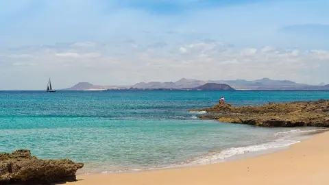 Imagen de archivo de una playa de Papagayo en Lanzarote