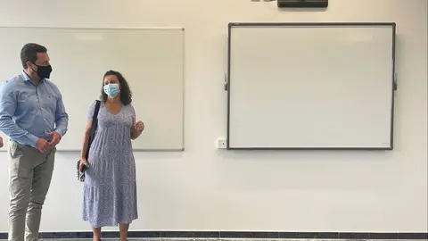 El alcalde de Yaiza y la concejal de Educación (3)