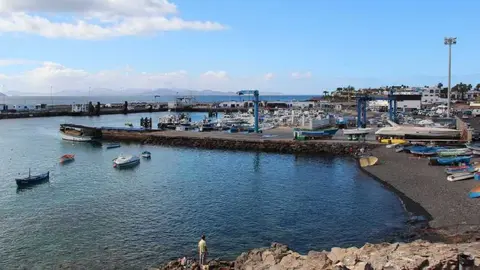 Vista-general-del-puerto-de-Playa-Blanca-web