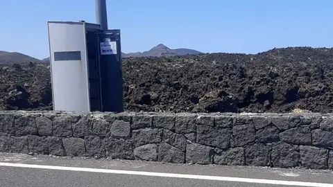 Imagen de cómo ha aparecido uno de los radares de La Geria este fin de semana