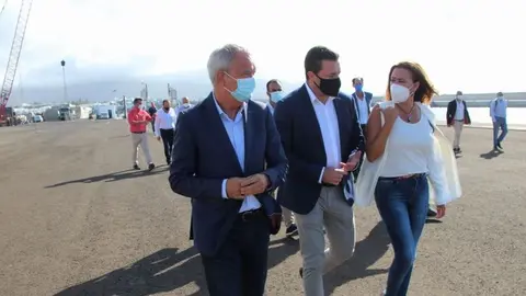 Oscar Noda con Sebastián Franquis y María Dolores Corujo