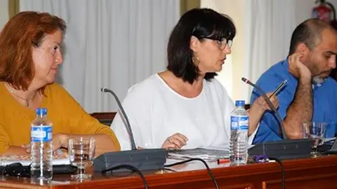 Los tres concejales de Lanzarote en Pie durante un pleno