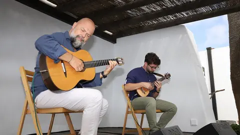 Abraham Ramos y Juan Sebastiaěn Ramiěrez (26)