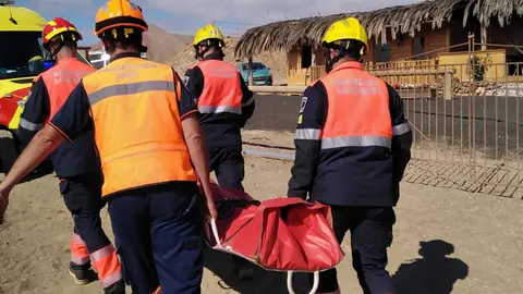 Momento del traslado de la niña