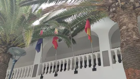 banderas Ayuntamiento de San Bartolomé