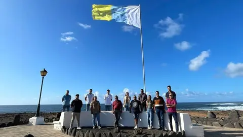 Foto izado bandera