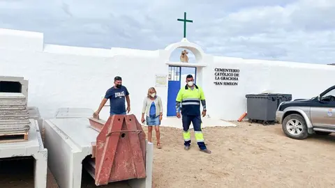 NICHOS CEMENTERIO LA GRACIOSA 1