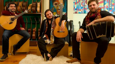 Foto Trio Yamandu, Martin, Luis