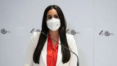 Vidina Espino en el Parlamento de Canarias