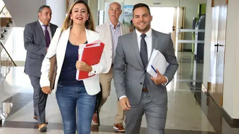 Dolores Corujo junto a Jacobo Medina. Foto de Archivo