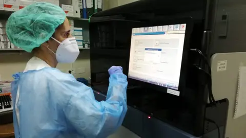 Nuevo-robot-PCR-HUC-e1602761864412