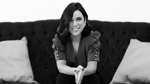 Foto promo oficial Tânia Oleiro