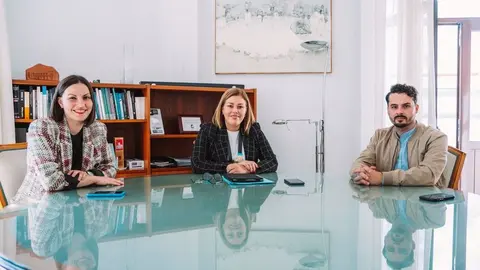Imagen de la primera reunión que hicieron pública entre los representantes de CC y del PP en Lanzarote.