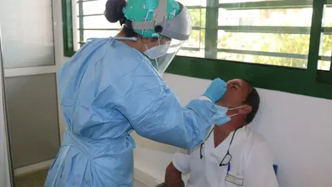 PCR-a-trabajador-sanitario