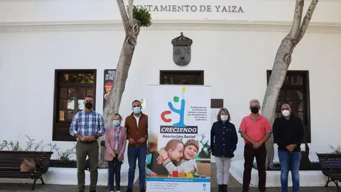 Representantes municipales y de la asociación2