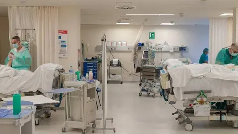 Imagen de archivo de un hospital con enfermos de covid. COPE.ES
