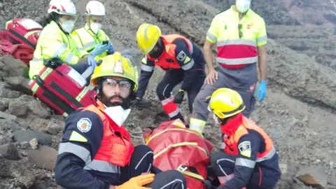 Momento del rescate realizado por los bomberos del Consorcio