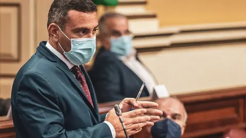 OSWALDO B EN PARLAMENTO