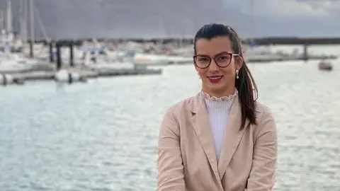 La concejal Nieves Arrocha en La Graciosa