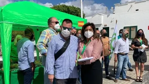 Imagen de una de las mesas informativas realizadas por VOX en Playa Honda.