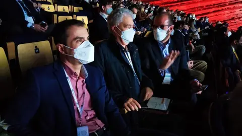 Los representantes del Ayuntamiento en el foro de este martes.