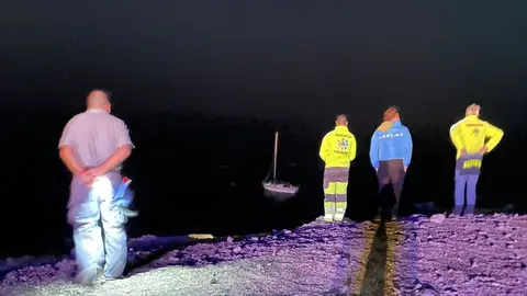 Imagen del velero en la zona donde se quedó.