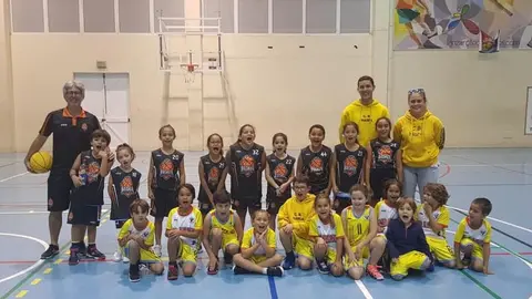 Imagen de los niños que integran el club.