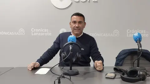 Oswaldo Betancort este viernes en el estudio de Crónicas Radio-COPE Lanzarote