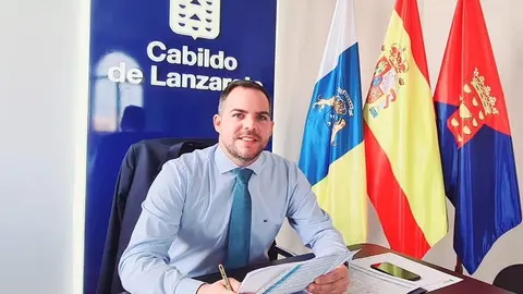 Jacobo Medina en su despacho del Cabildo.