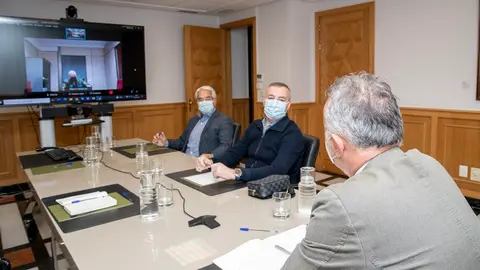 Reunión de Ángel Vïctor Torres con los presidentes de los clubes canarios que disputan ligas profesionales de fútbol y baloncesto.