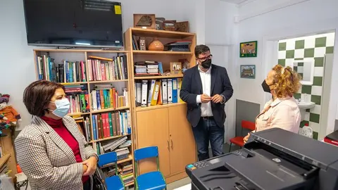 VISITA ALCALDE Y CONCEJALA A UNITARIA MONTAÑA BLANCA