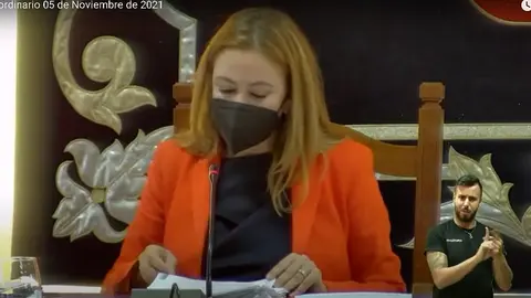María Dolores Corujo en una imagen de la retransmisión del pleno de este viernes por internet.