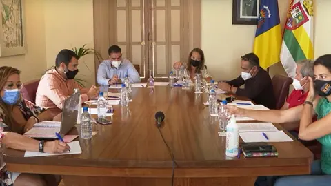 Imagen de uno de los últimos plenos celebrados en Haría. 