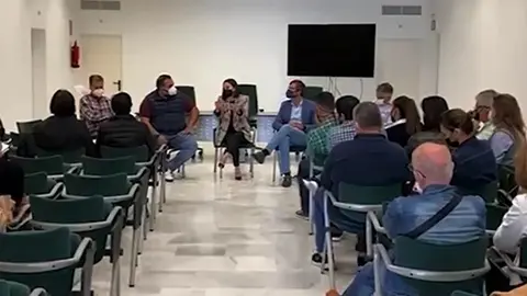 Imagen de la reunión que han mantenido este lunes los representantes de CC en el Cabildo con AFA, Adislan y 