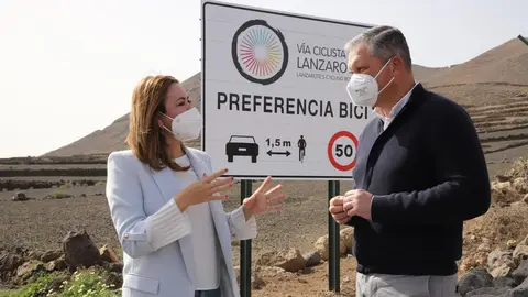 María Dolores Corujo con Alfredo Mendoza.