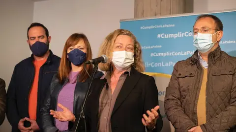 Ana Oramas en una reciente visita a La Palma.