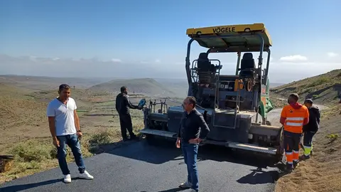 Reasfaltado de la subida a la Caldera de Gallo.