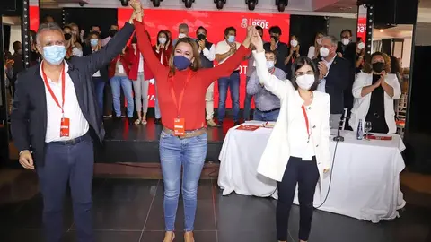 Ángel Víctor Torres, María Dolores Corujo y Carolina Darias este domingo en Lanzarote